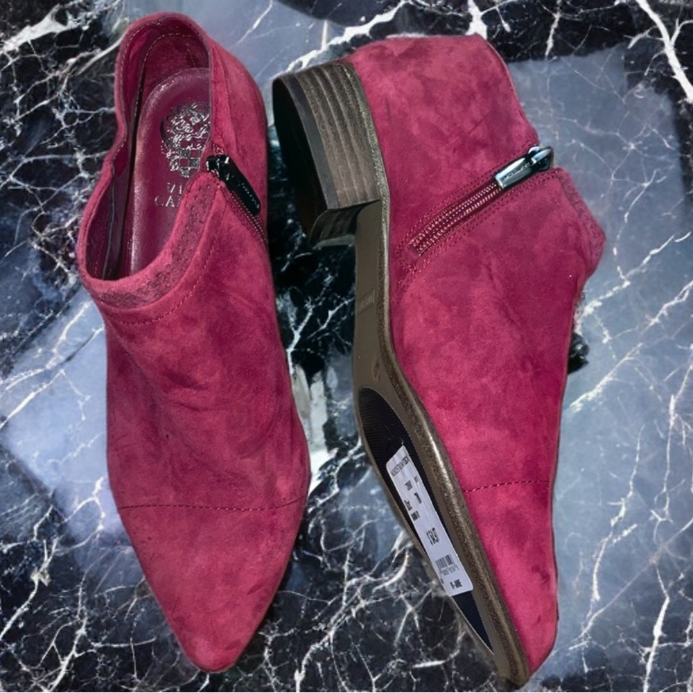 NWT:VINCE CAMUTO JANNIE BOOTS